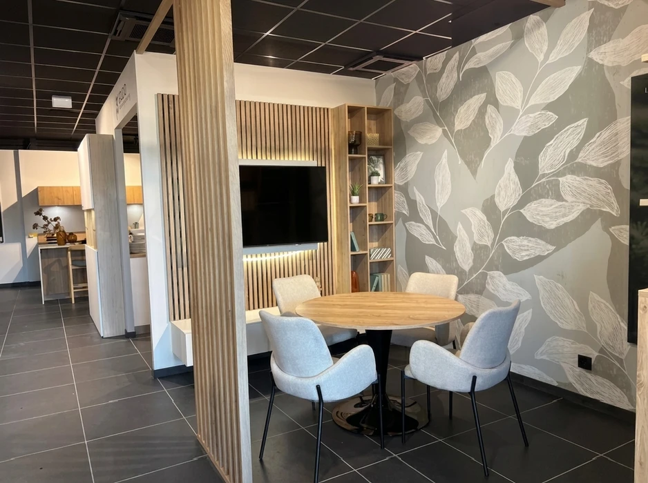 Cuisine moderne de showroom, style contemporain-rétro